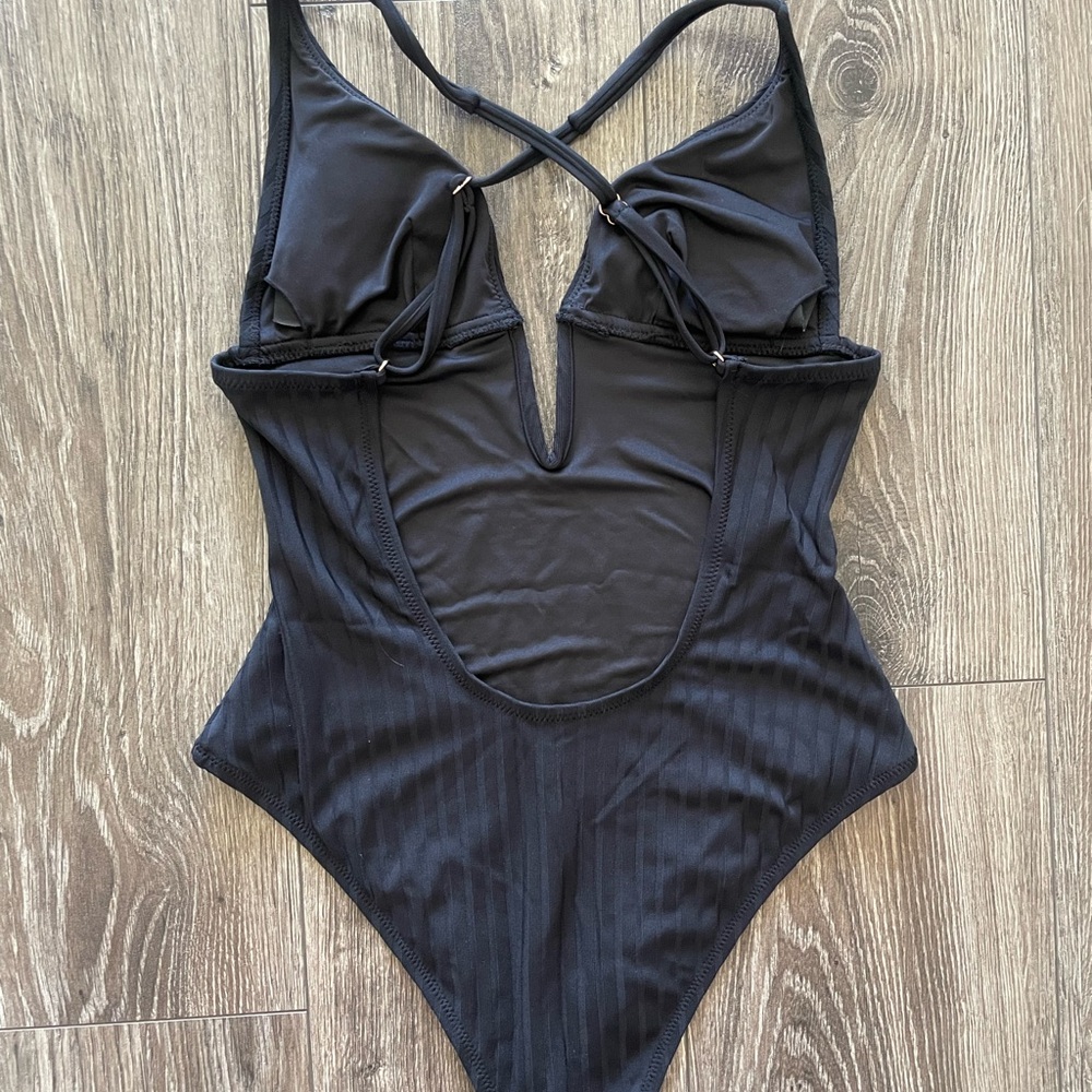 Plunge and open back bikini